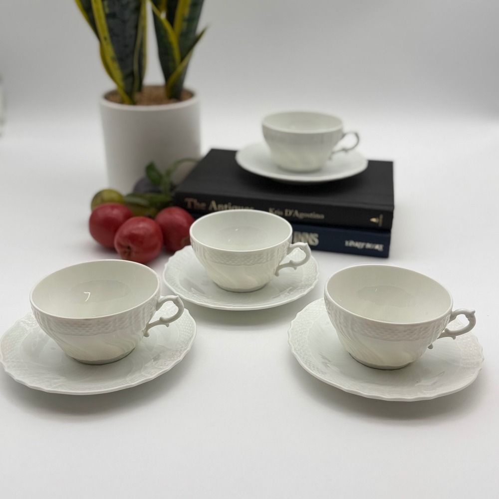 Richard Ginori Bianco White Porcelain Scalloped Tea Cup and Saucer Set of 4